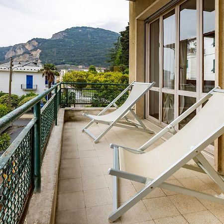 Casa Romeo Appartamento Con Posto Auto Finale Ligure Exteriör bild