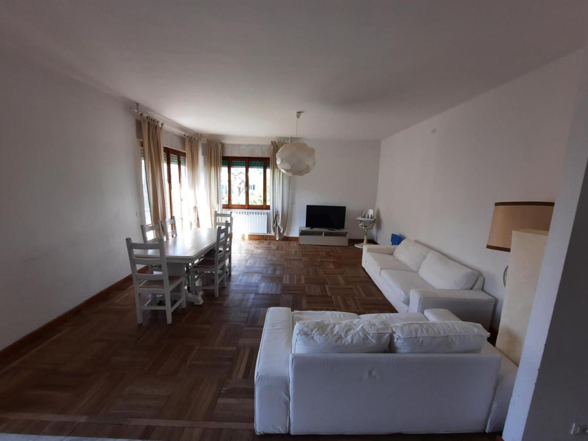Casa Romeo Appartamento Con Posto Auto Finale Ligure Exteriör bild
