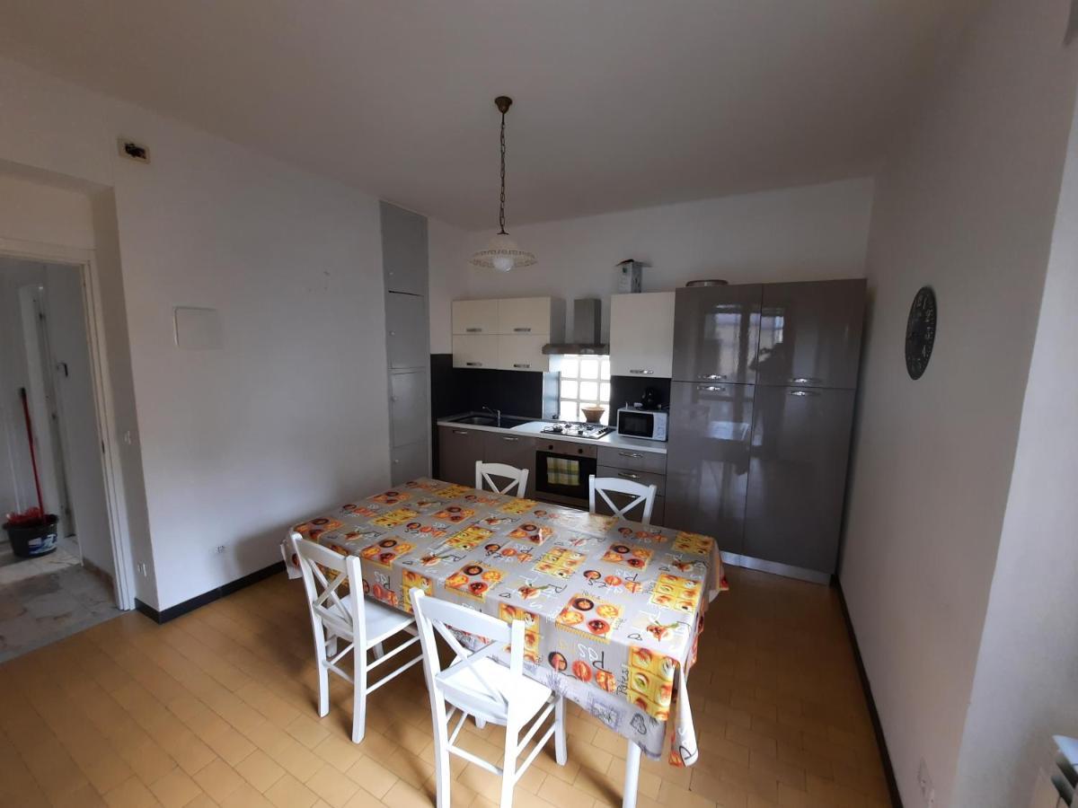 Casa Romeo Appartamento Con Posto Auto Finale Ligure Exteriör bild
