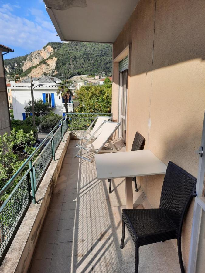 Casa Romeo Appartamento Con Posto Auto Finale Ligure Exteriör bild