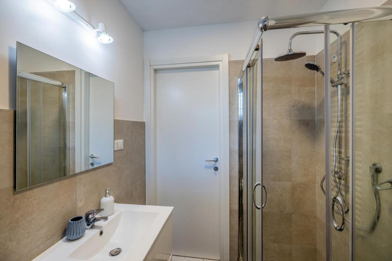 Casa Romeo Appartamento Con Posto Auto Finale Ligure Exteriör bild