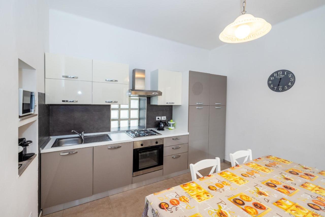 Casa Romeo Appartamento Con Posto Auto Finale Ligure Exteriör bild